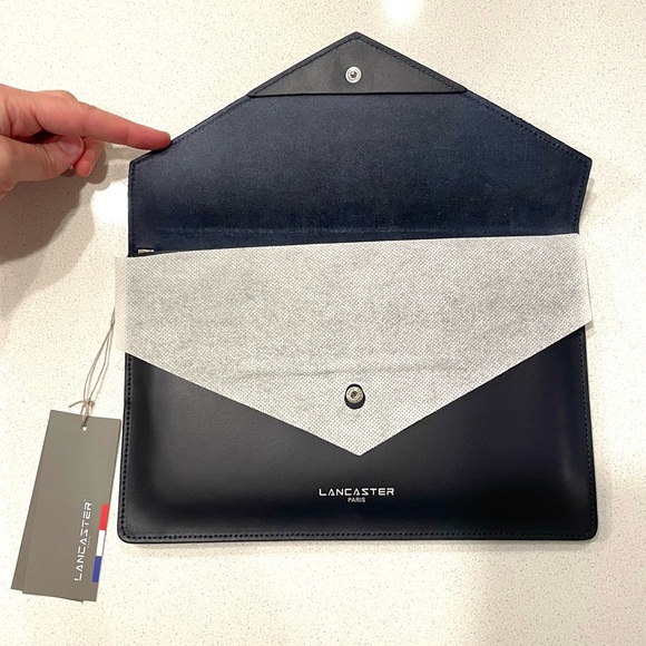 Lancaster Paris Crossbody Envelope Clutch! NWT Navy Smooth Leather handbag! - Picture 8 of 11